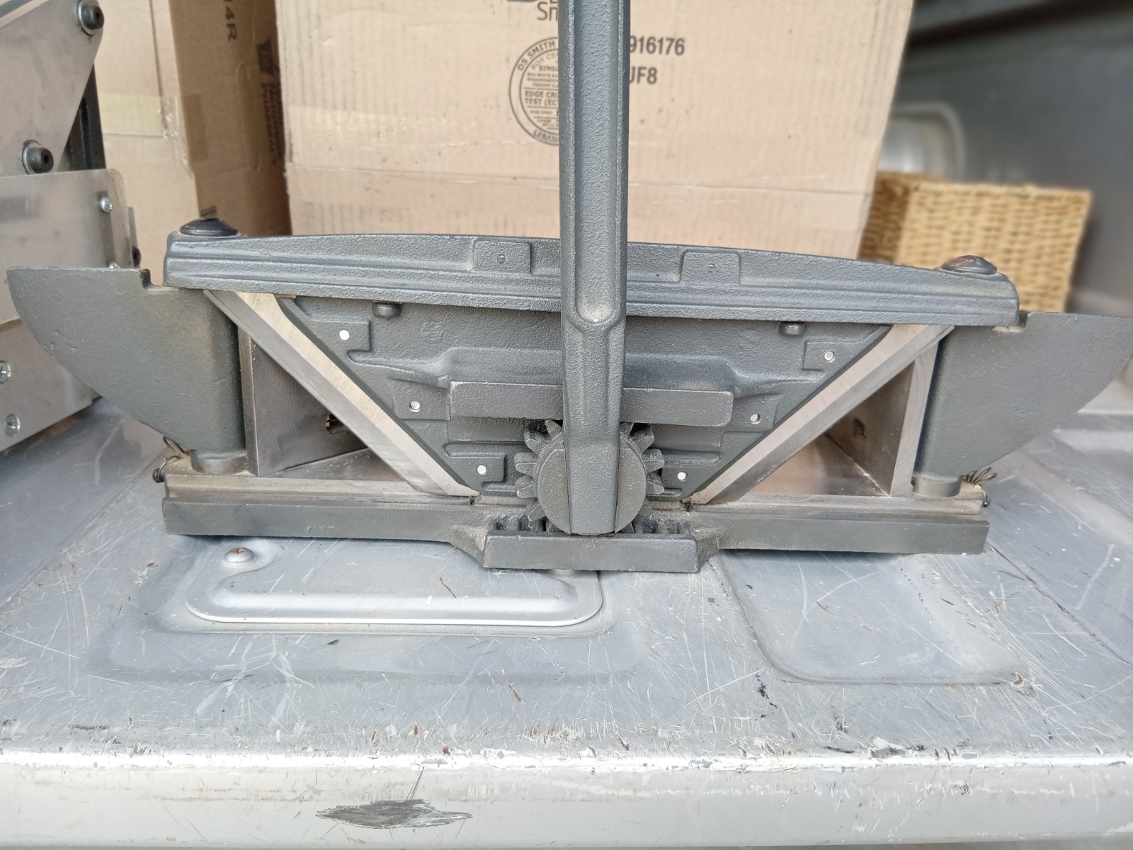 Cast Iron Miter Trimmer Micro Fine Slices Picture Framing Perfect Miter Cuts