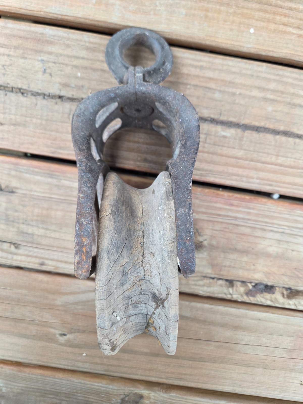 Antique Primitive Hudson Mfg. Co Large Cast Iron and Wood Wheel Barn Farm Pulley