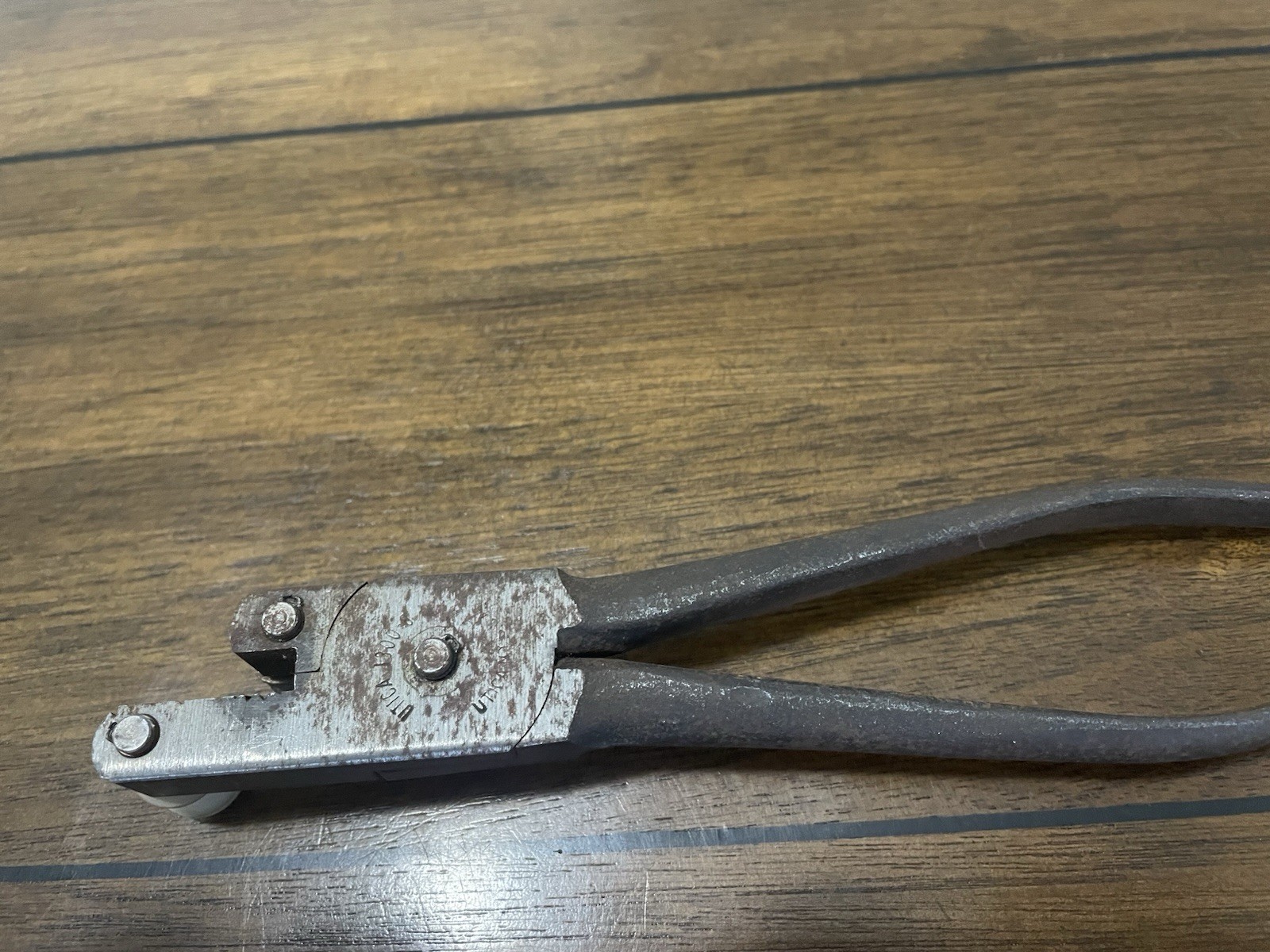 RARE VINTAGE UTICA TOOLS 1300-8 GAS BURNER PLIERS – Tube Bender? USA. HELP-READ