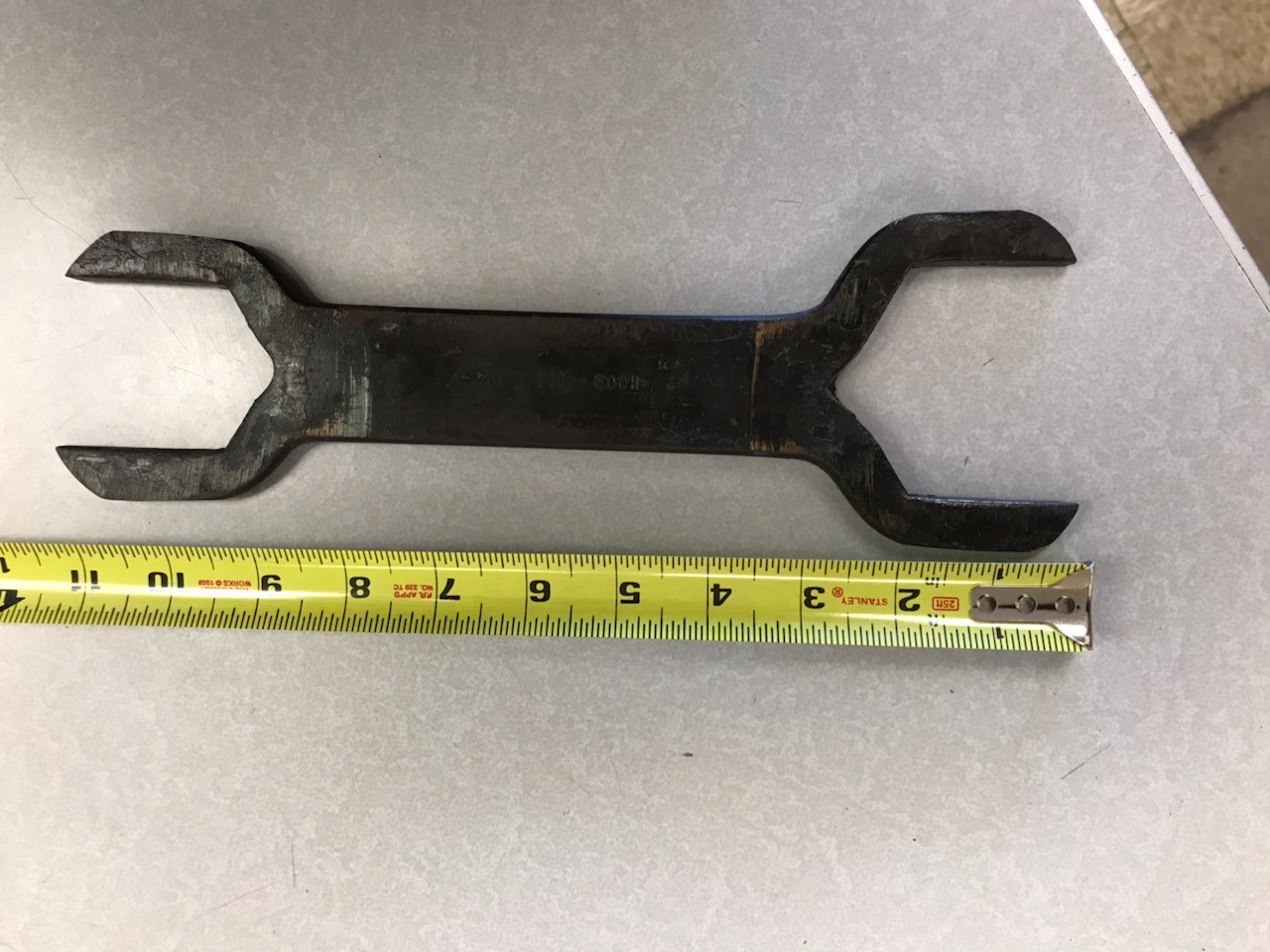 Hood 111 Closet wrench 2″ – 1 1/4″ – NOS
