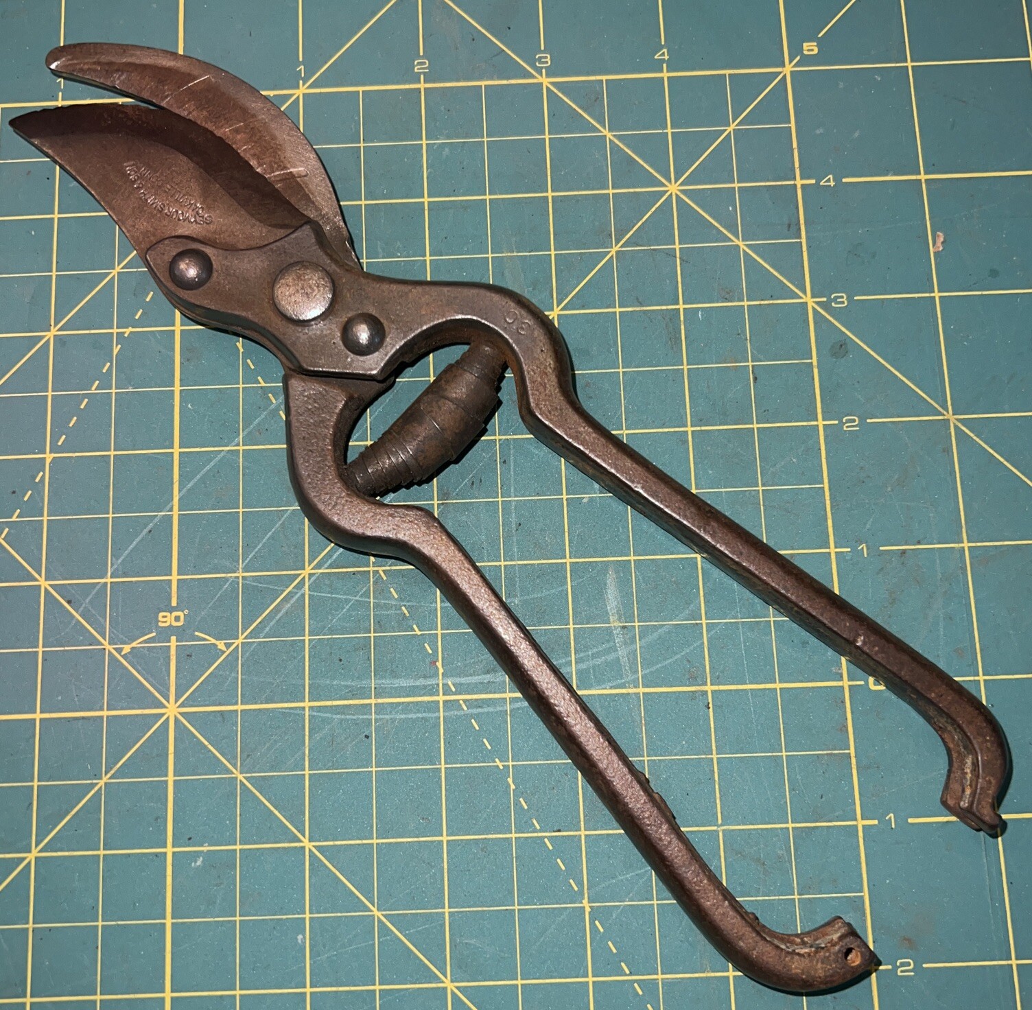 Vintage Seymour Smith Pruning Shears Clippers Oakville Conn. – See Pictures