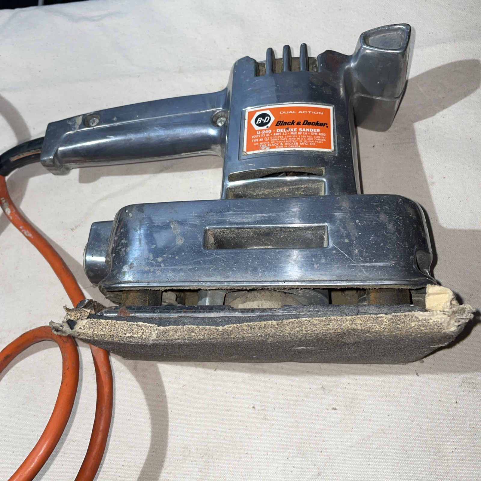 BLACK N DECKER- Vintage Deluxe Dual Action Sander- U-240 Volts-120-Amps-2.5