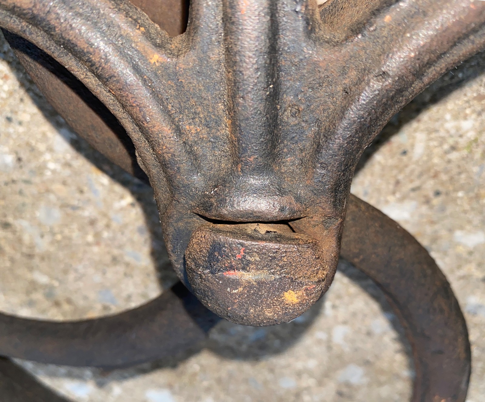 Vintage 9 Inch Cast Iron Barn Hay Pulley – 197