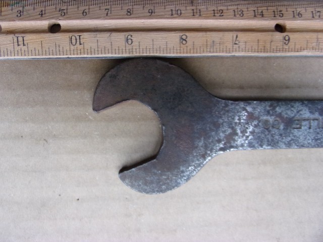 VINTAGE MOSSBERG WRENCH M INSIDE DIAMOND NO. 280 DAVIS BOURNONVILLE CO.
