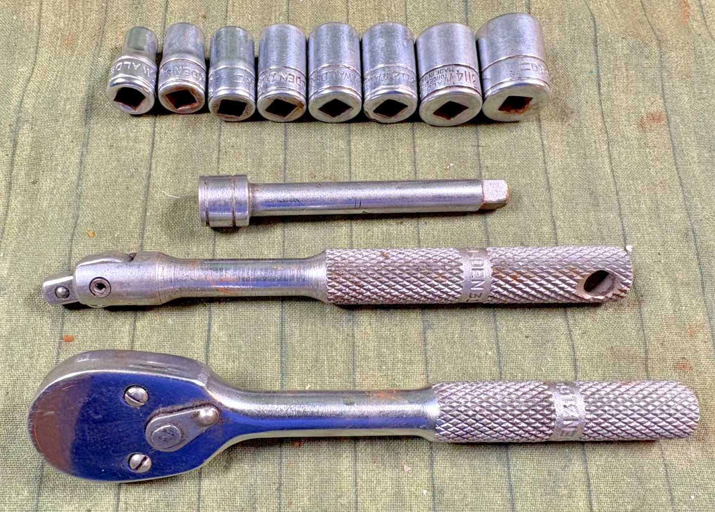 Walden U.S.A. (12) Pc. 1/4″ Drive Socket Set – Ratchet, Breaker Bar & More