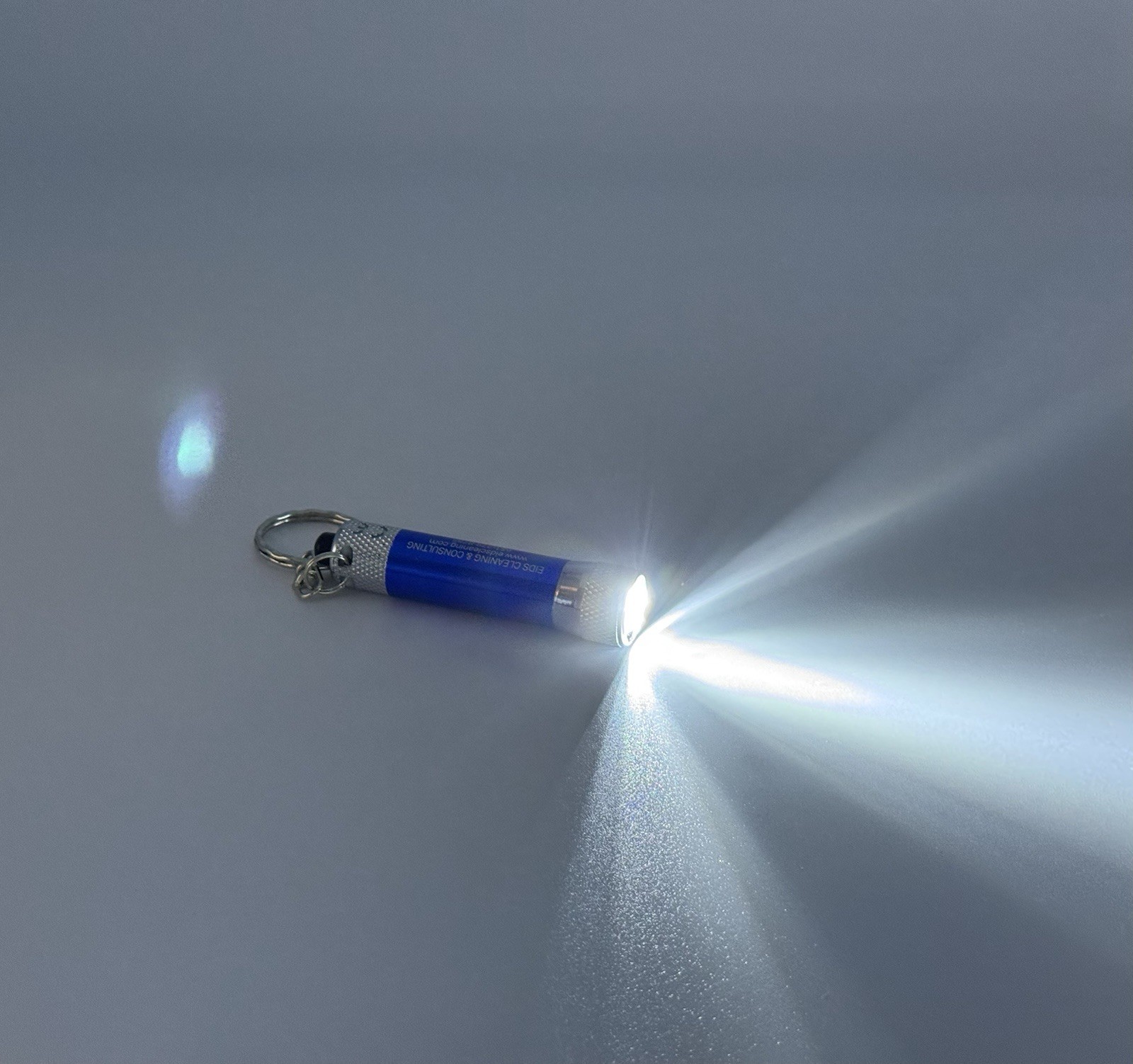 Battery Powered Mini Flashlight ￼