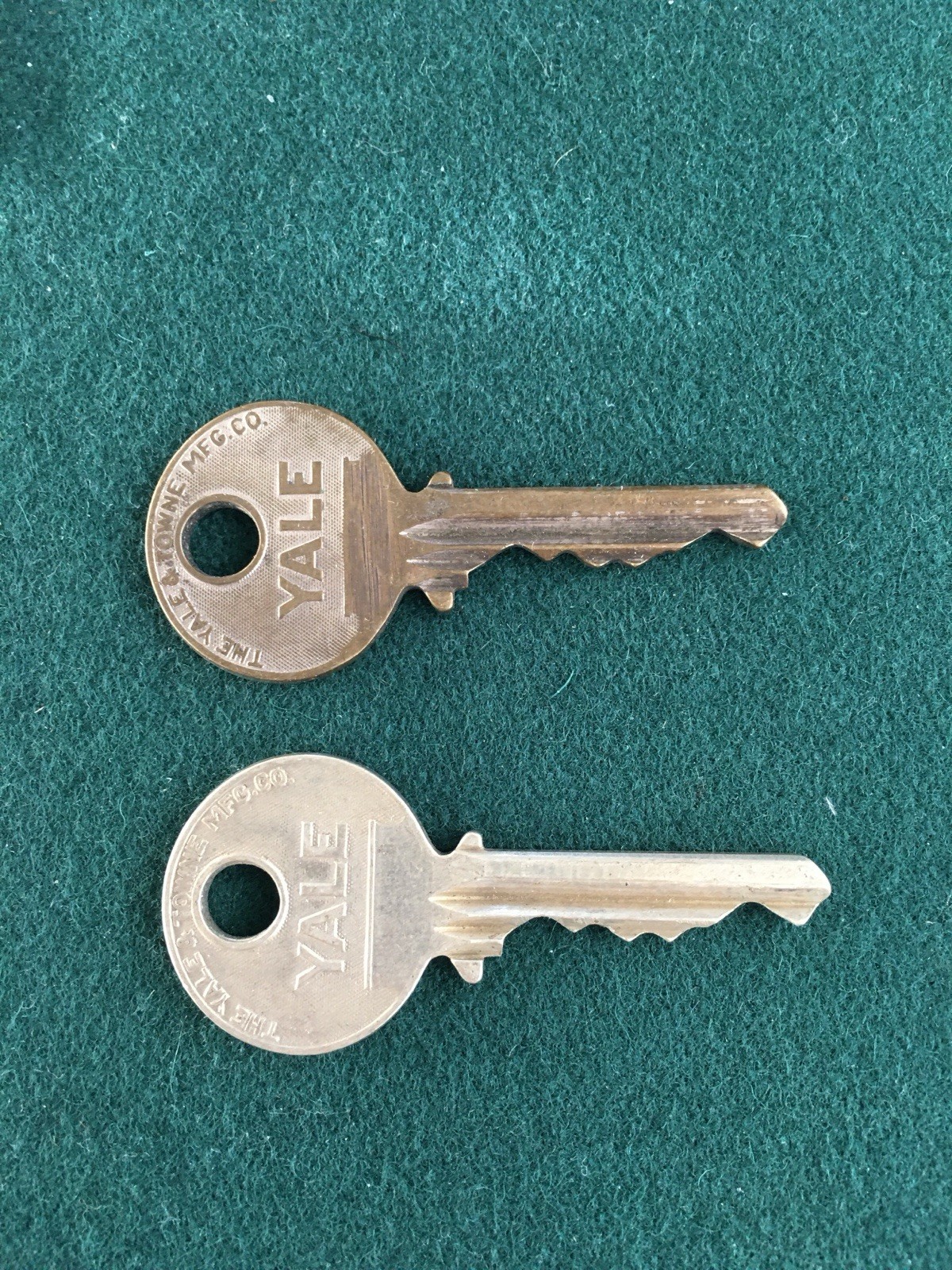 Antique / Vintage Yale Key Set Unknown Code (2) Keys – Very Scarce Yale Key Set