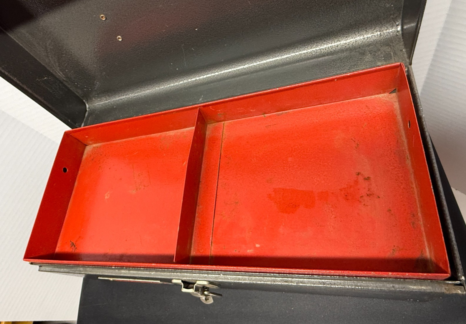 Vintage Metal Master Mechanic Professionals Toolbox w/ LIft Out Tray 15″x7″x6″
