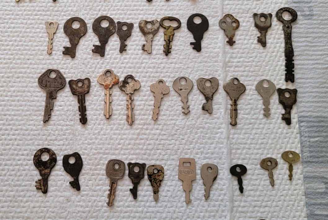 Vintage Skeleton Keys Various Antique Lot Of 67 – Big And Small , Mixed Lot