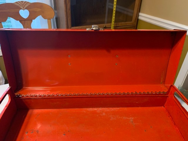 Vintage Belknap Cyclone Red Toolbox w/Red Tray – 6-1/2″ x 7-1/2″ x 19″
