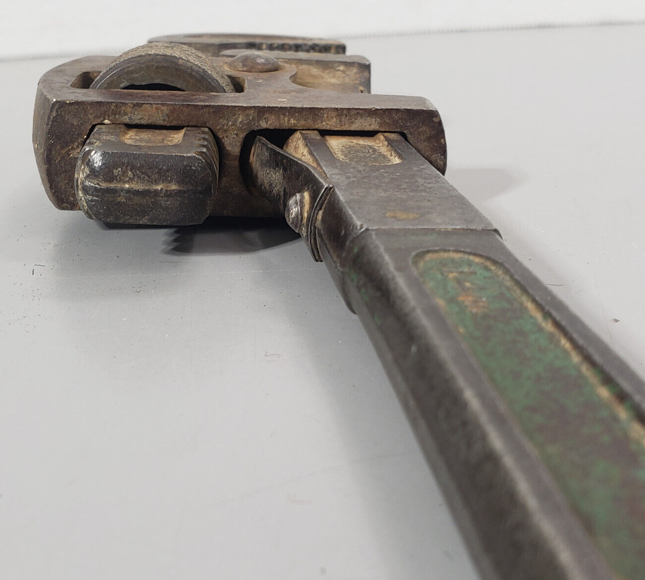 Vintage 14″ Monkey Wrench Pipe Wrench 4114 Penens Corp Chicago Drop Forged Steel