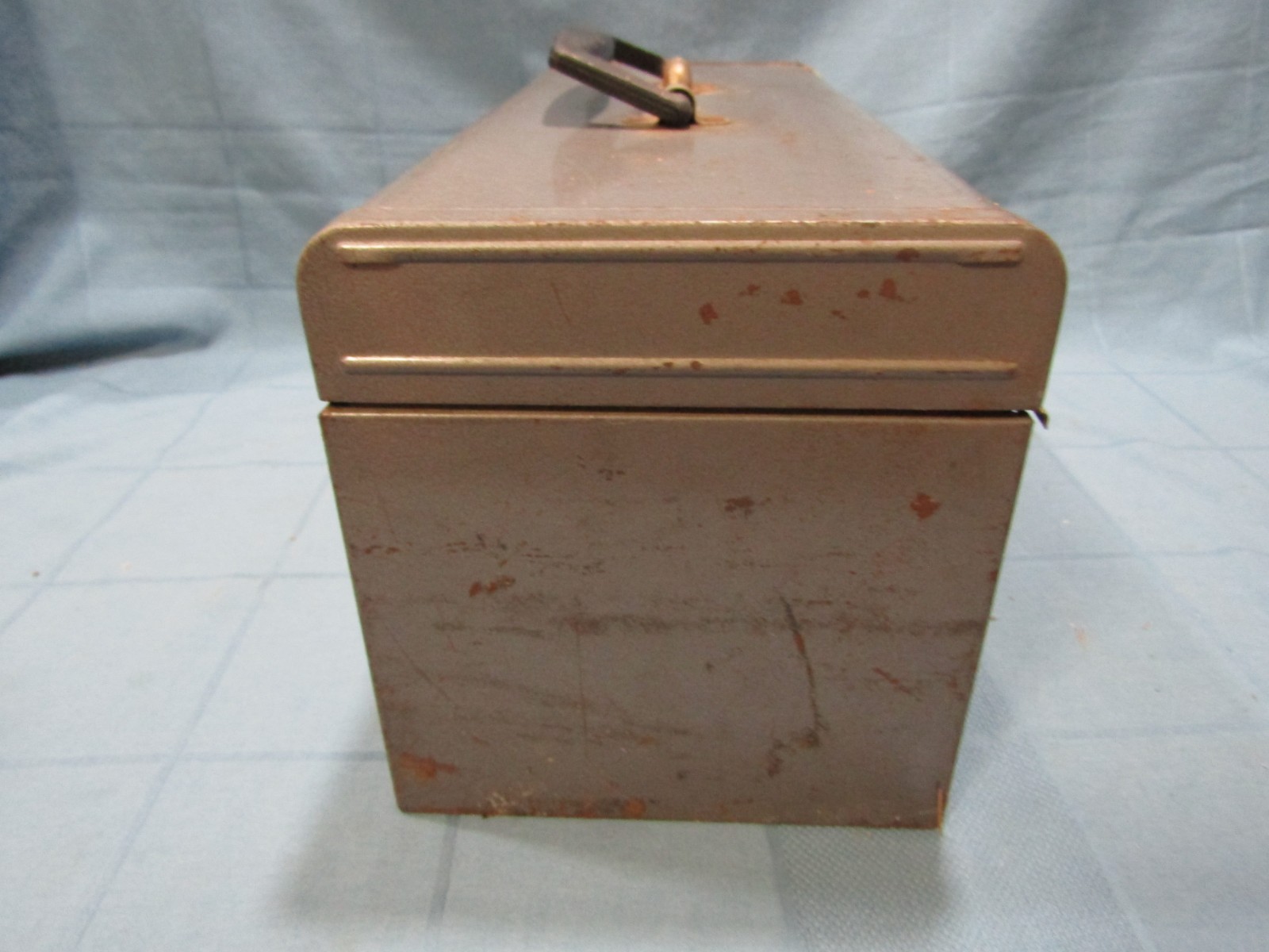 Vtg CRAFTSMAN METAL TOOL BOX 16 3/4″ x 6 7/8″ x 7 1/2″- w/ Red TRAY