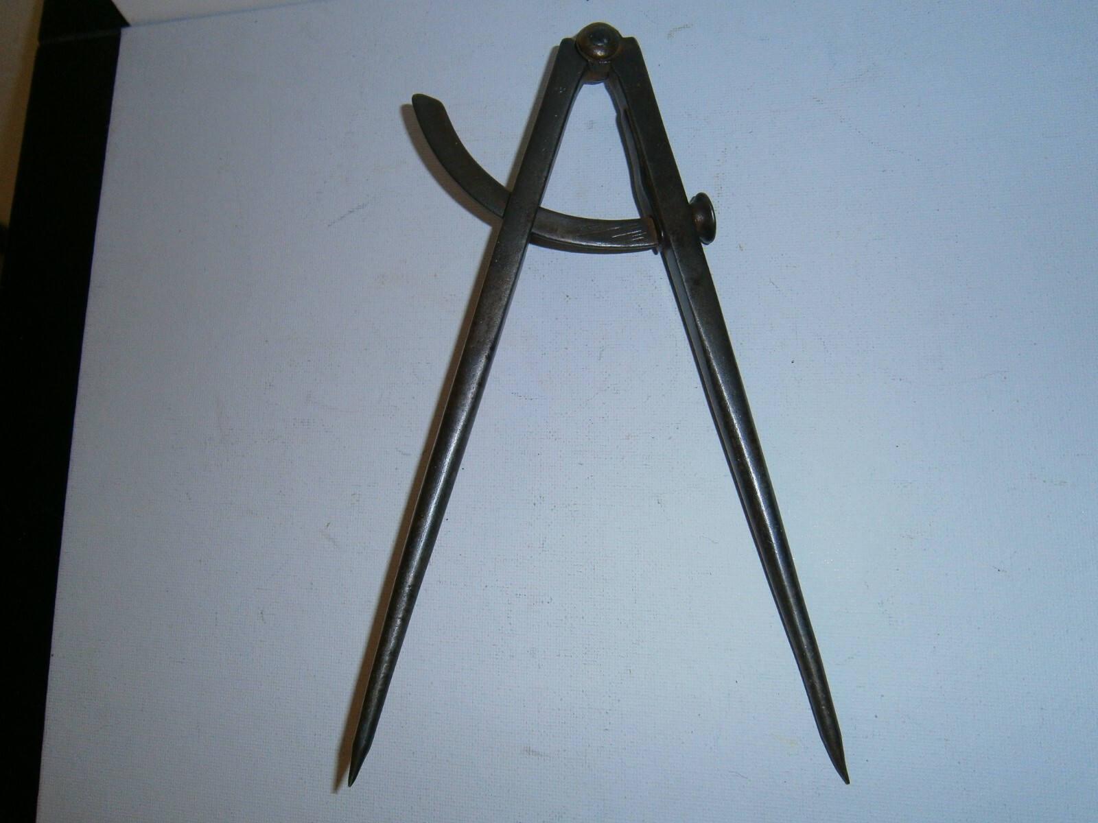 Vintage and Very Early Machinist Metal Scribe Compass 8.5in long opens to 10.5in