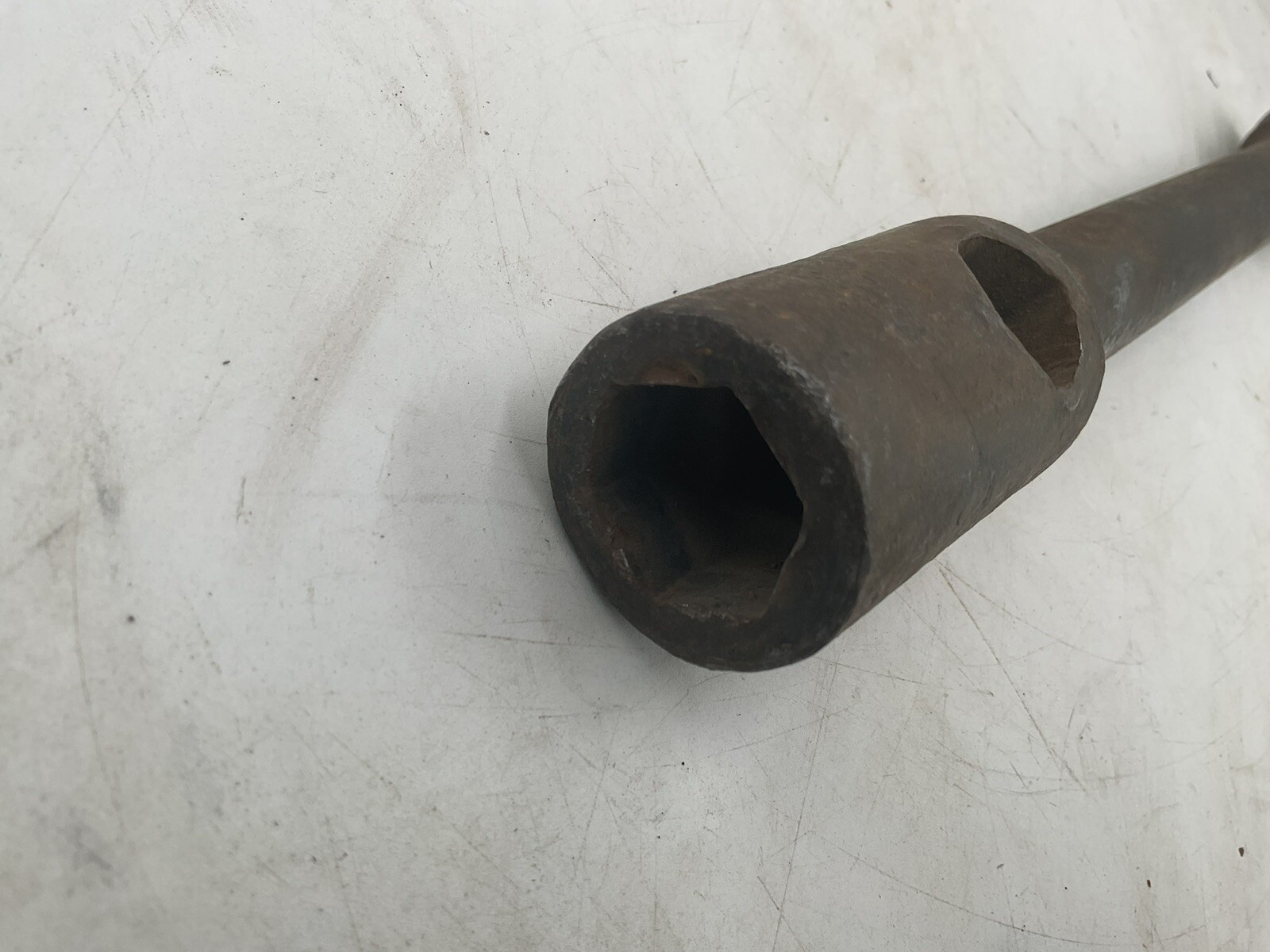 Ken-Tool TR2 32502 16″ Truck Wrench 1″ & 1-1/4″ 6Pt. Box Ends – 13/16″ Inner Box