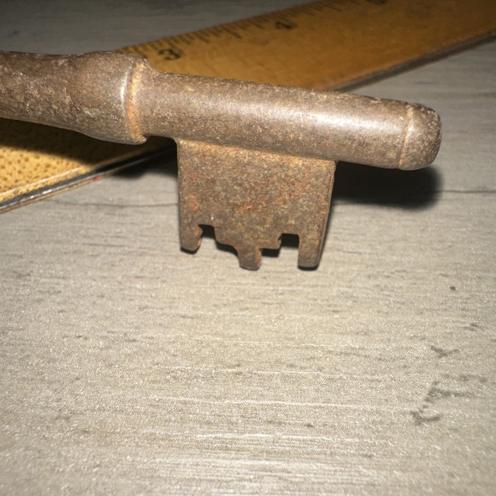 Antique Skeleton Key Solid Barrel 4 inch Legit Antique Key. Unique Head