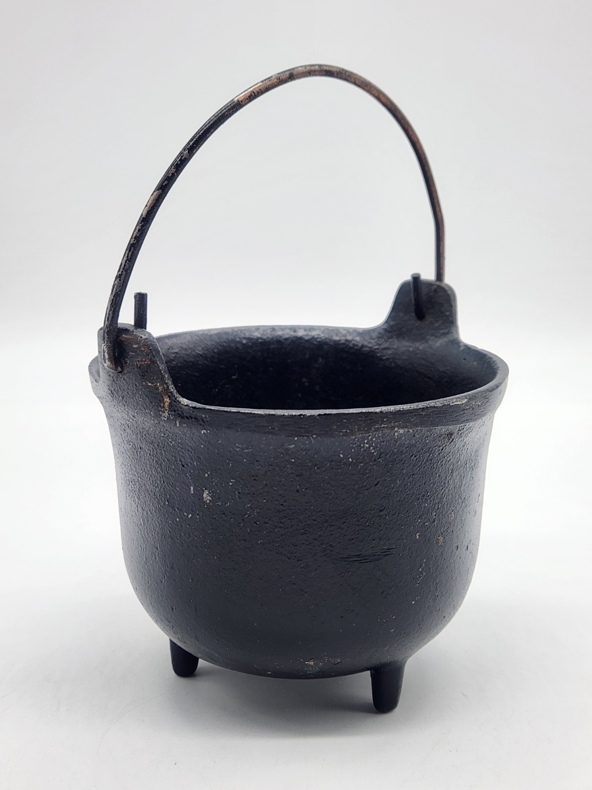 Vintage Decorative Small Cast Iron Cauldron Smelting Pot Stamped 213 3 Legs