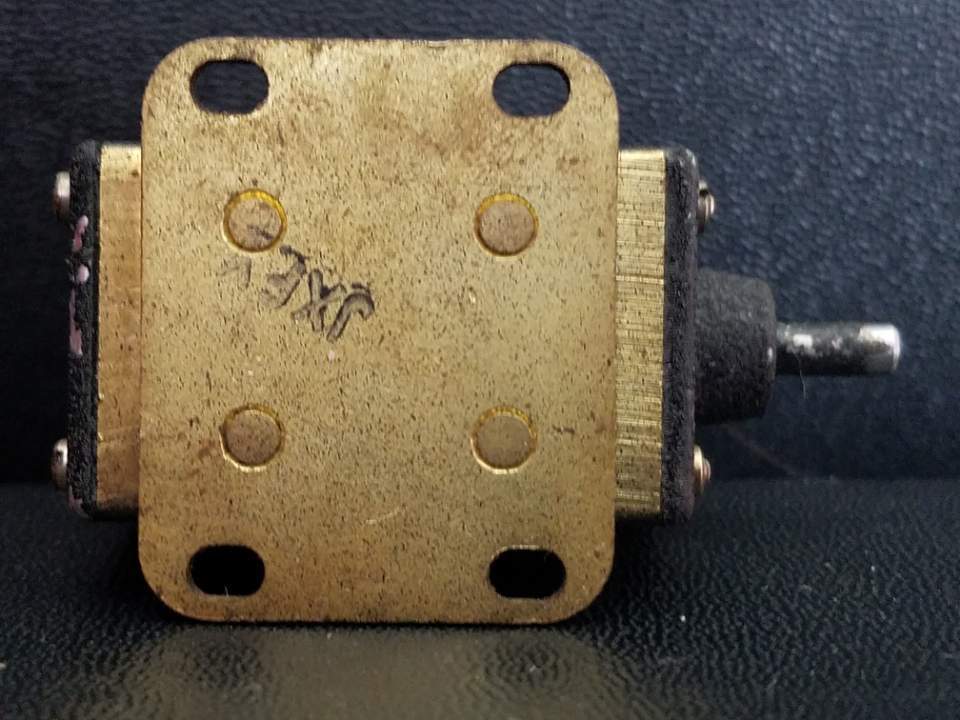 Veeder Root Vintage 4 Digit Mechanical Counter 2 1/4″L 1 1/4″H