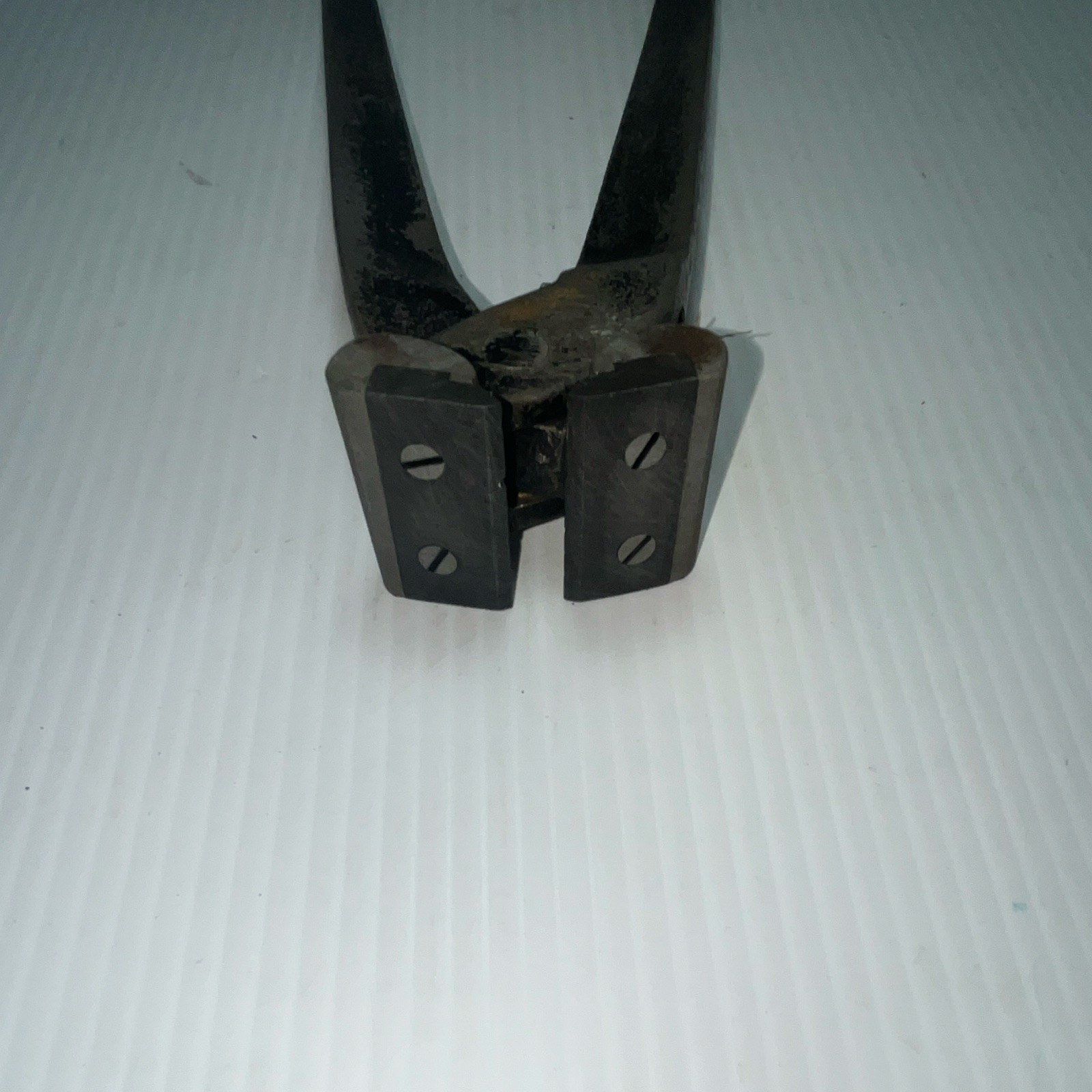 Vintage Metal End Cutting Nippers / Pliers Hand Tool Approx 8 in