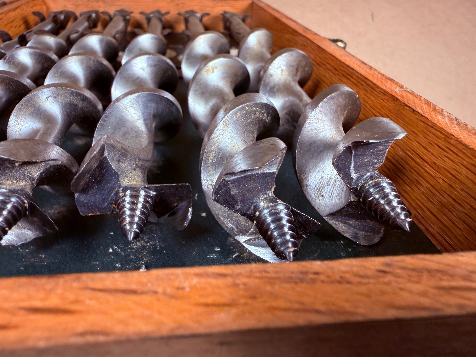 Vintage Irwin Complete 13pc Set Auger Brace Drill Bits w/ original Box Excellent