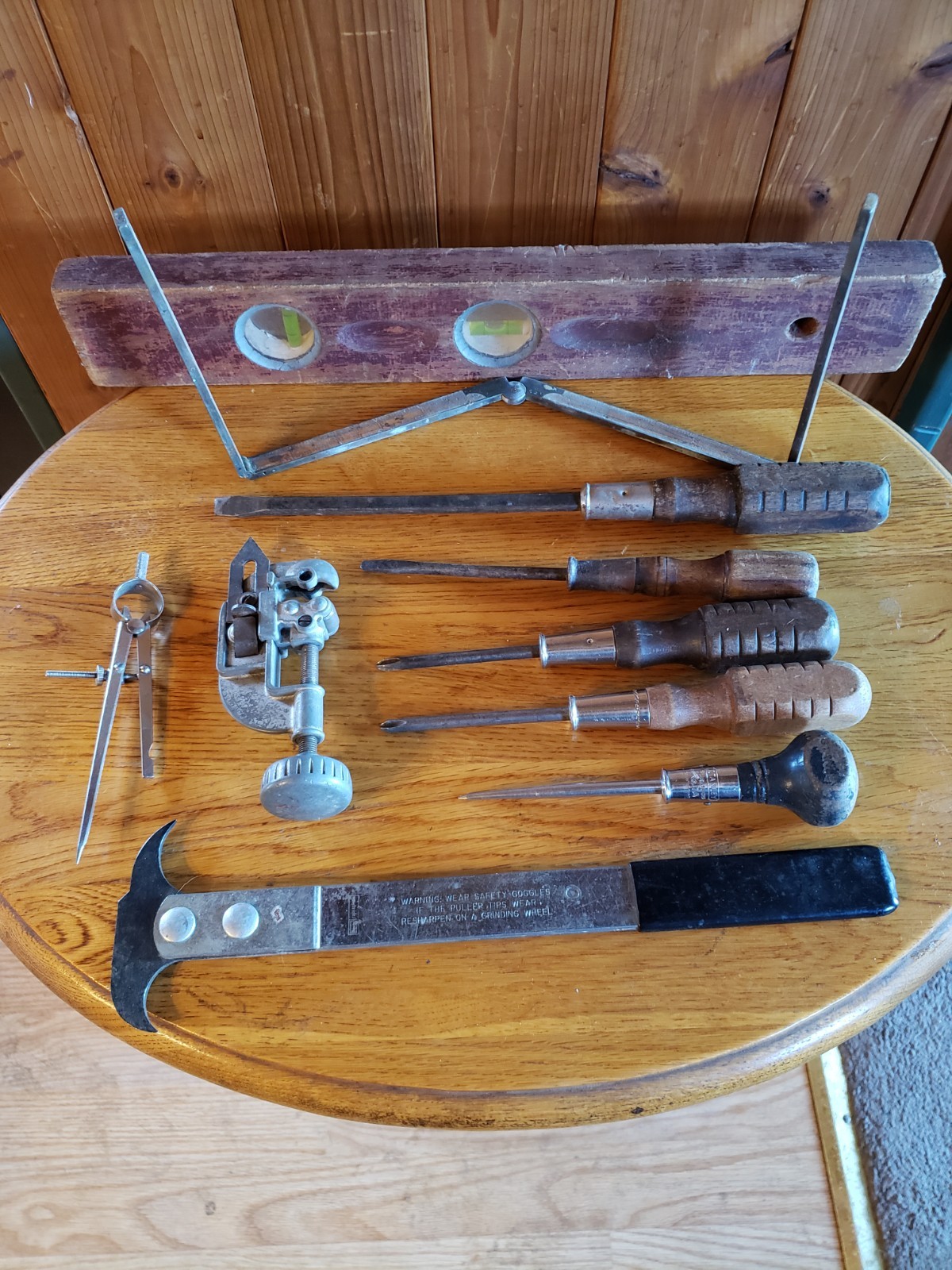 Vintage Lot Of Old Tools Antique Measuring Fold Out Tool Screwdrivers & More