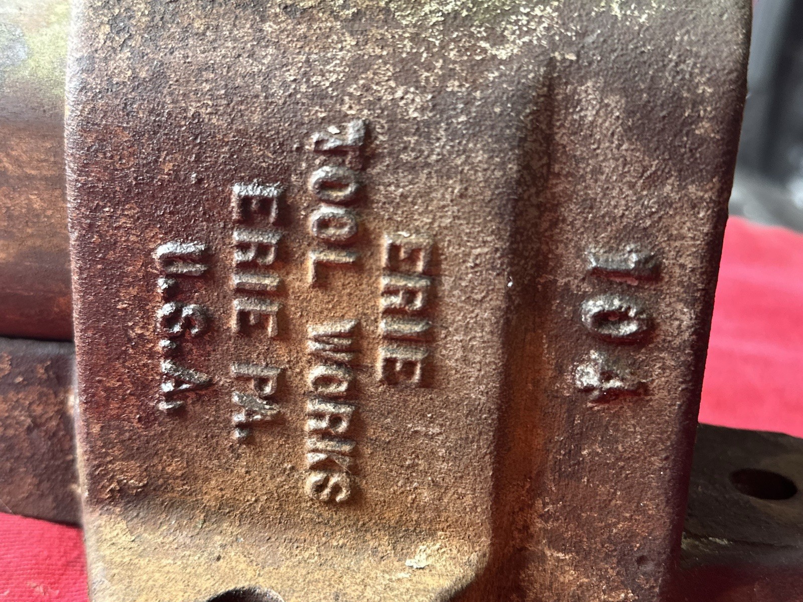 Vintage Erie Tool Works USA 4″ Fixed Base Bench Vise No 104 Erie Tool Works USA