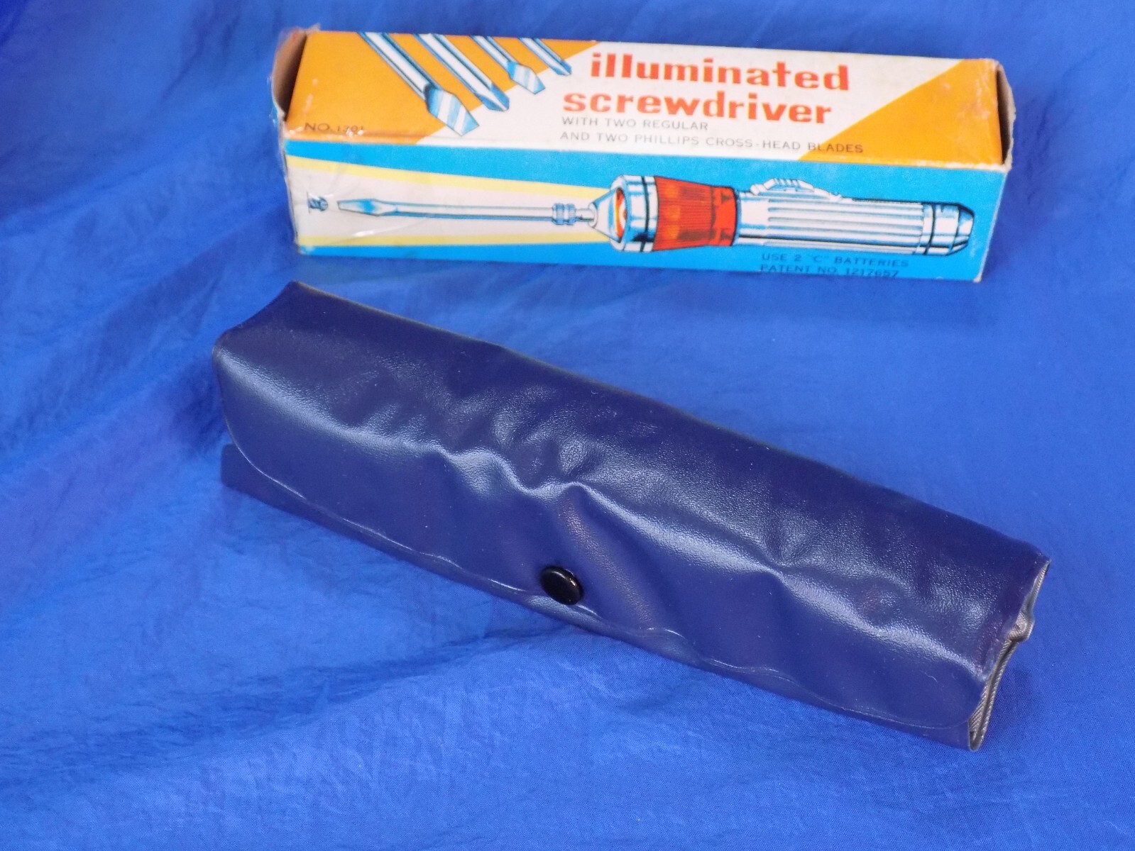 Vintage WT Illuminated Screwdriver w/ 2 Regular & 2 Phillips Blades Hong Kong