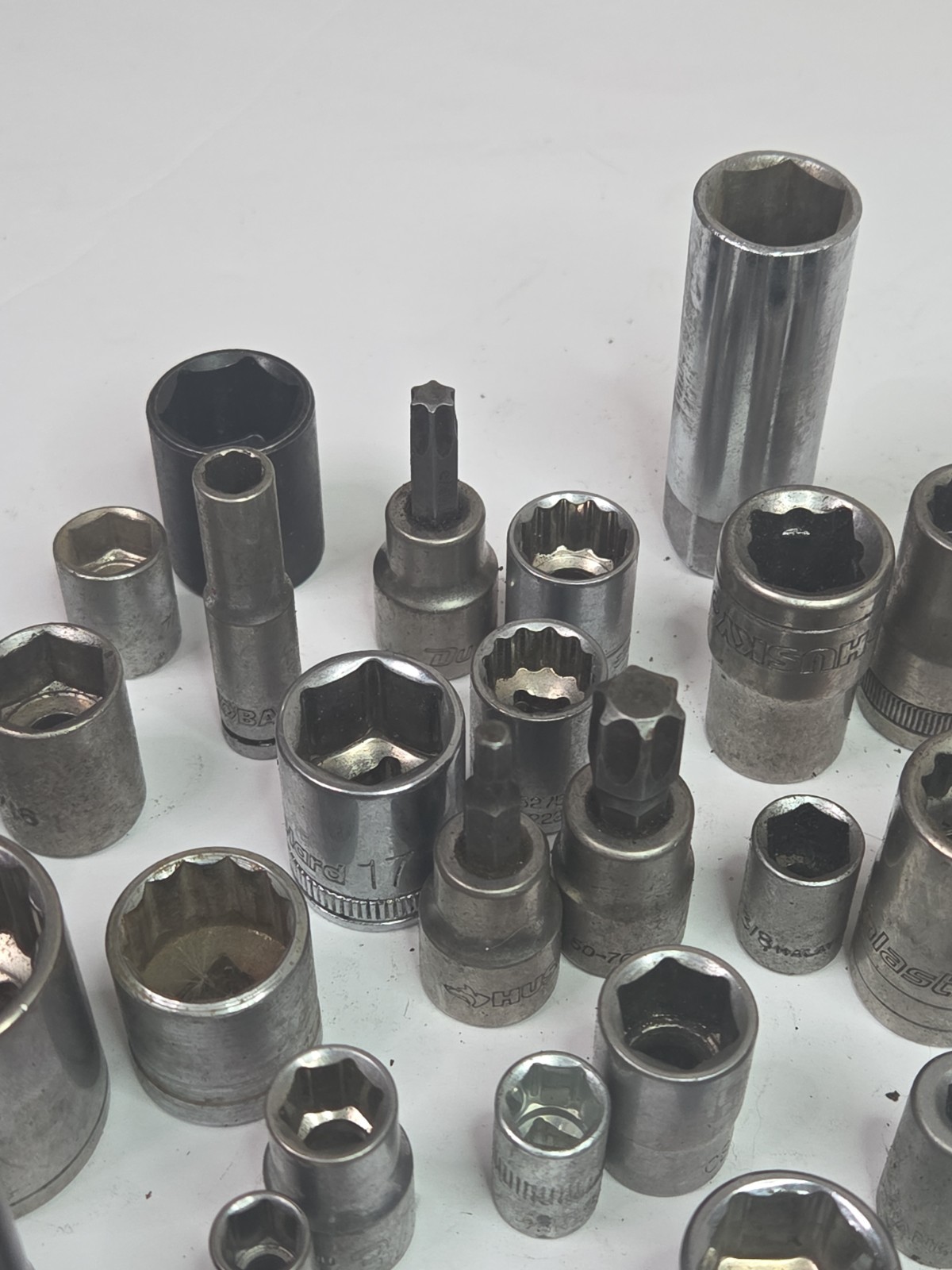 Miscellaneous sockets and rachets Lot Weighing 10.625 LBS W/ FREE SHIPPING