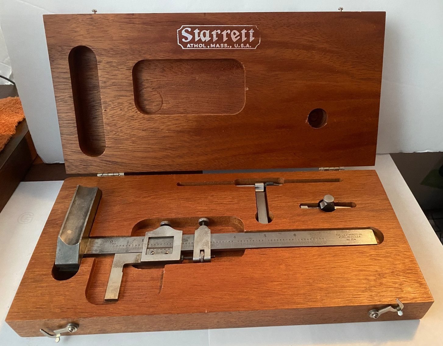 LS Starrett Co. No. 354 7″ Vernier Height gauge with box
