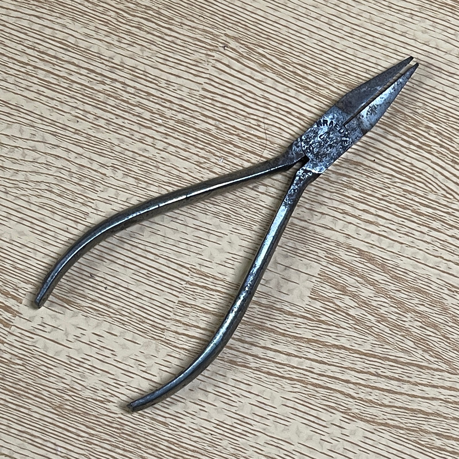 KRAEUTER No. 84 Rare Vintage Duck Bill Needle Nose Specialty Pliers 4-3/4″ Long