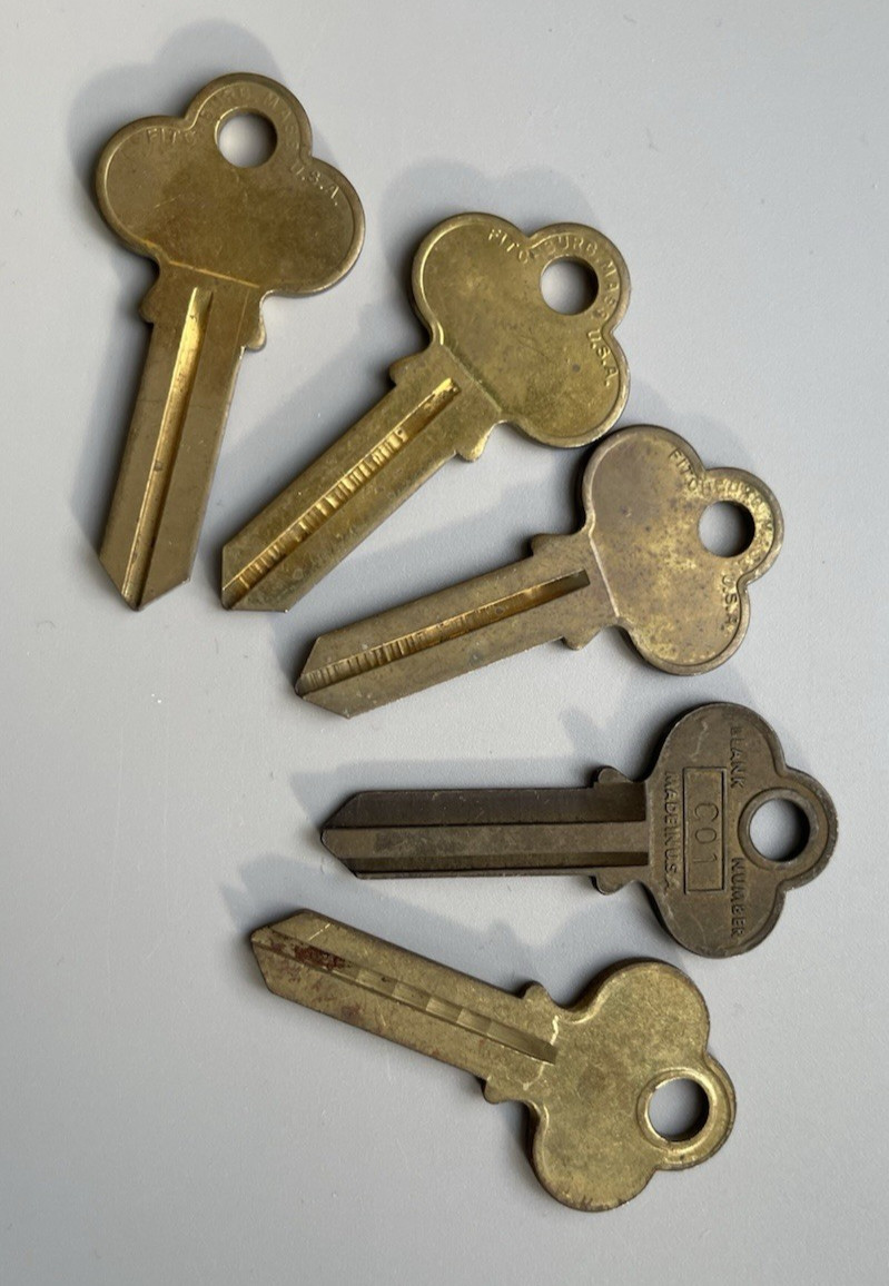 CO1 Brass-Tone, Uncut Key Blanks. C01 LOT OF 5