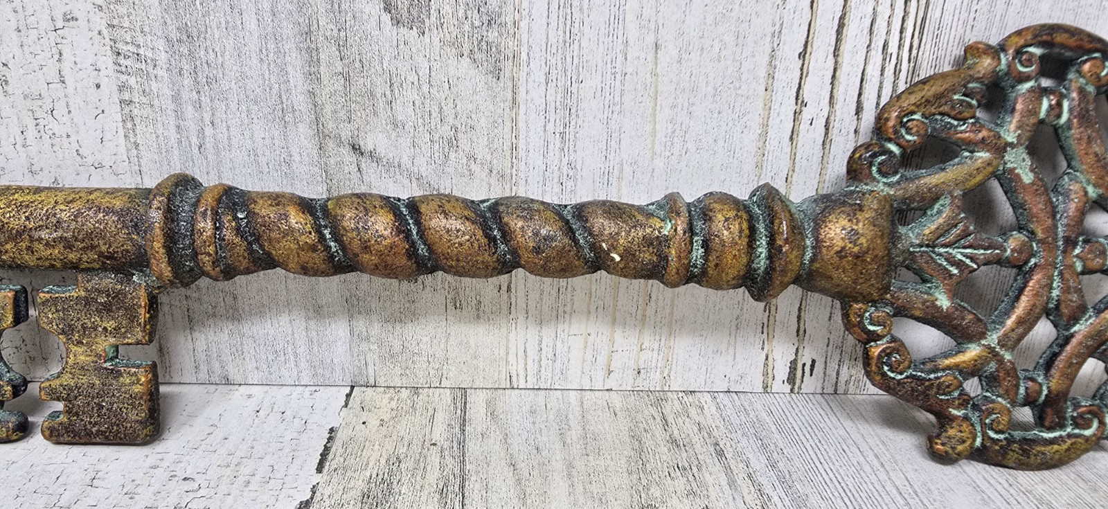 VTG Large 16-Inch Cast Iron Heavy Metal Decorative Skeleton Key Wall Decor ~EUC4