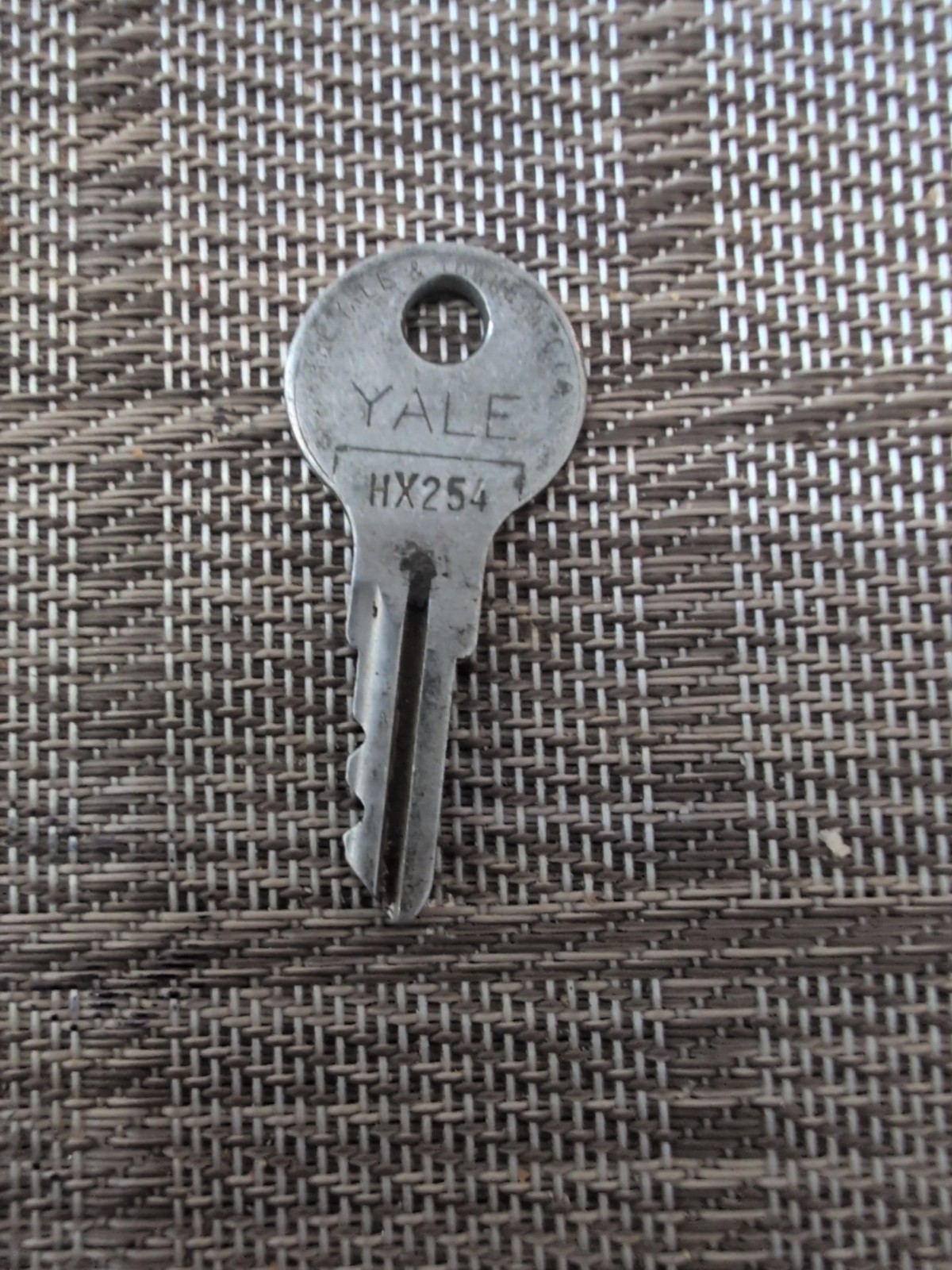 Yale Key HX254