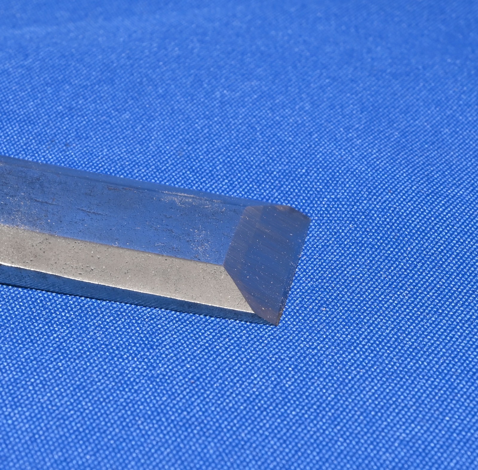 755 Razor Sharp Vintage Unmarked 1 1/4″ Bevel Edge Socket Chisel