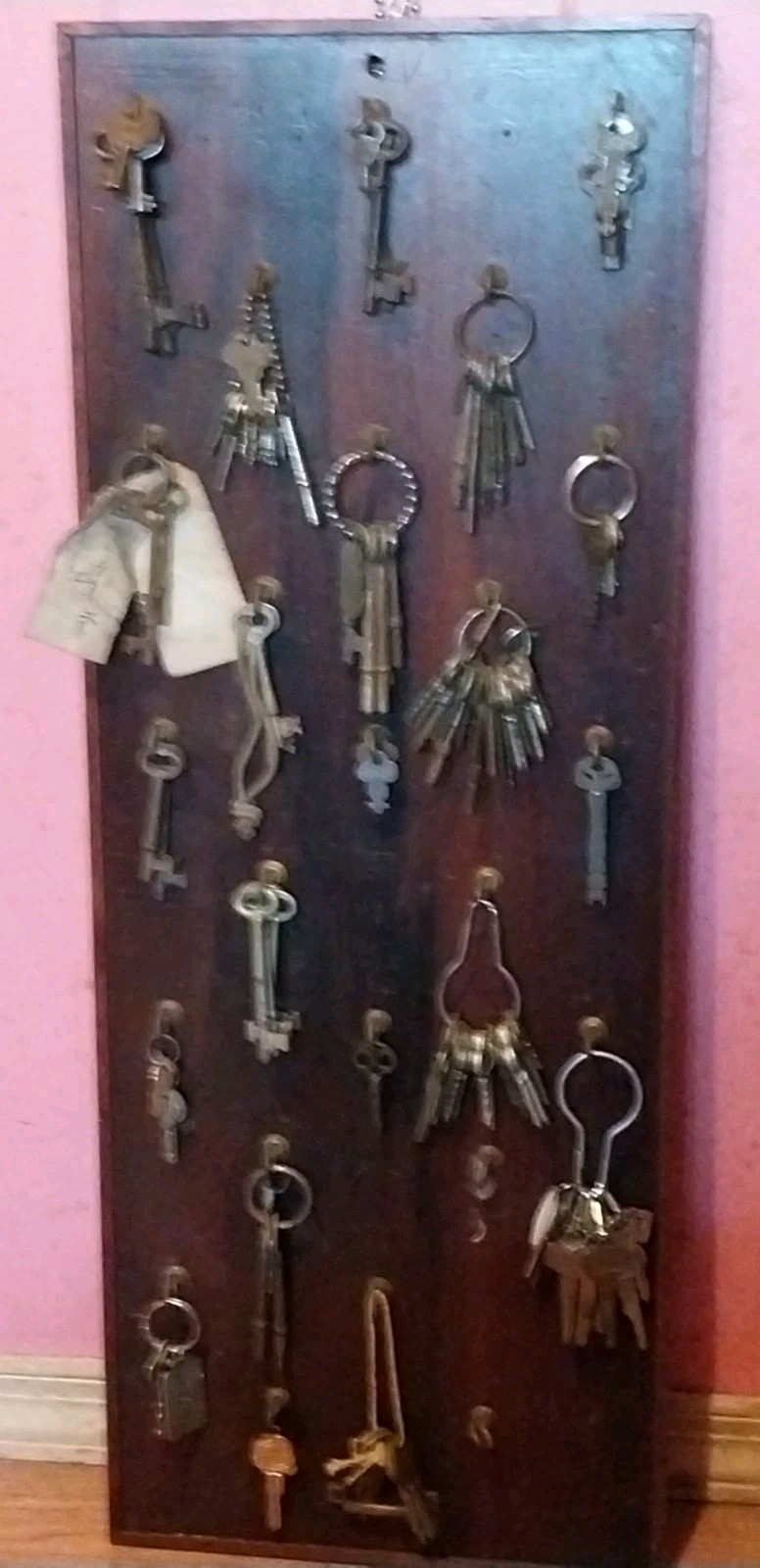 Vintage Key Collection Open Wall Plaque Large Skeleton Keys Mustang Chrysler WOW