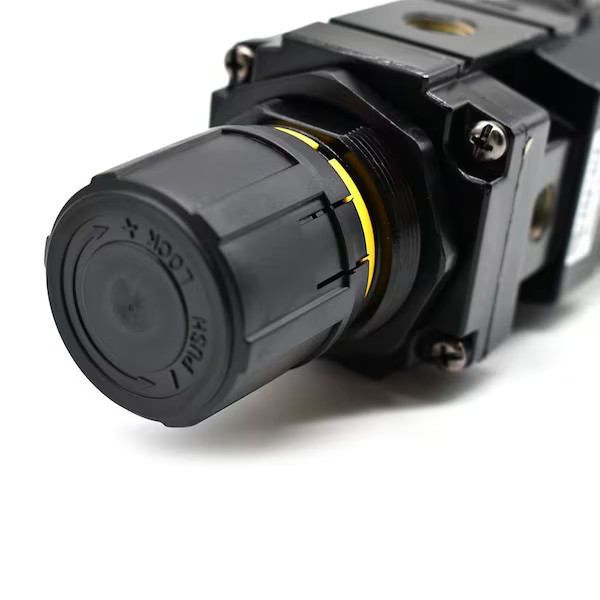Interstate Pneumatic 3/8 Inch Standard Metal Bowl Filter/Regulator Combo