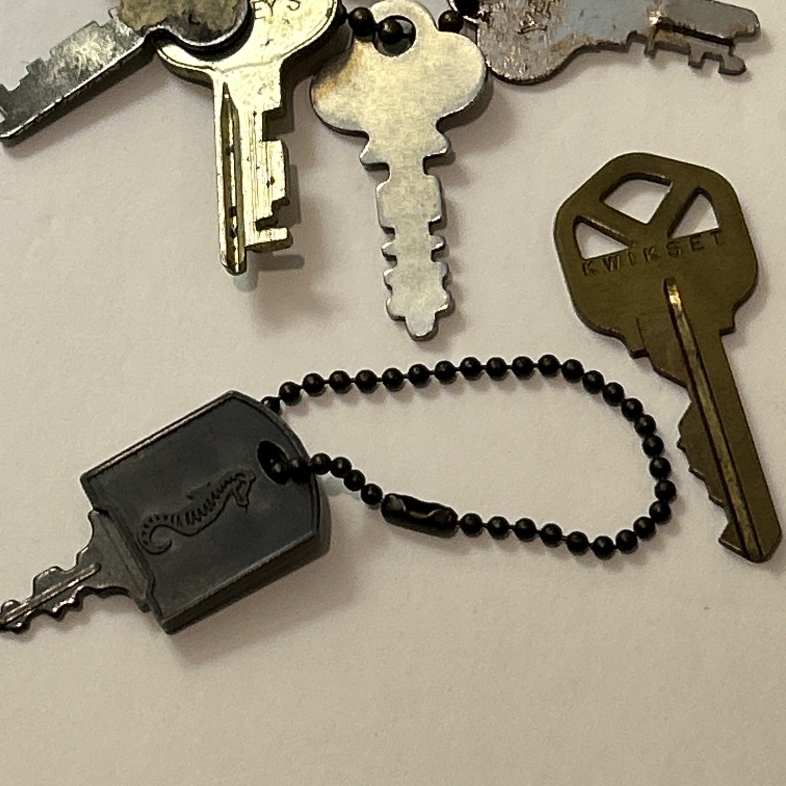 Lot Of Vtg Misc Keys 1 Pound American Tourister, Ford, Vtg Diamond Lock