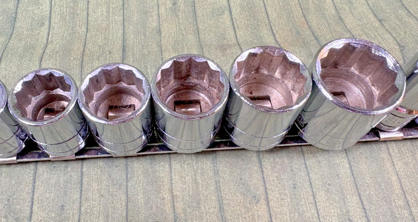 S-K SK Tools (18) Pc. 3/8″ Drive SAE Socket Set – U.S.A.