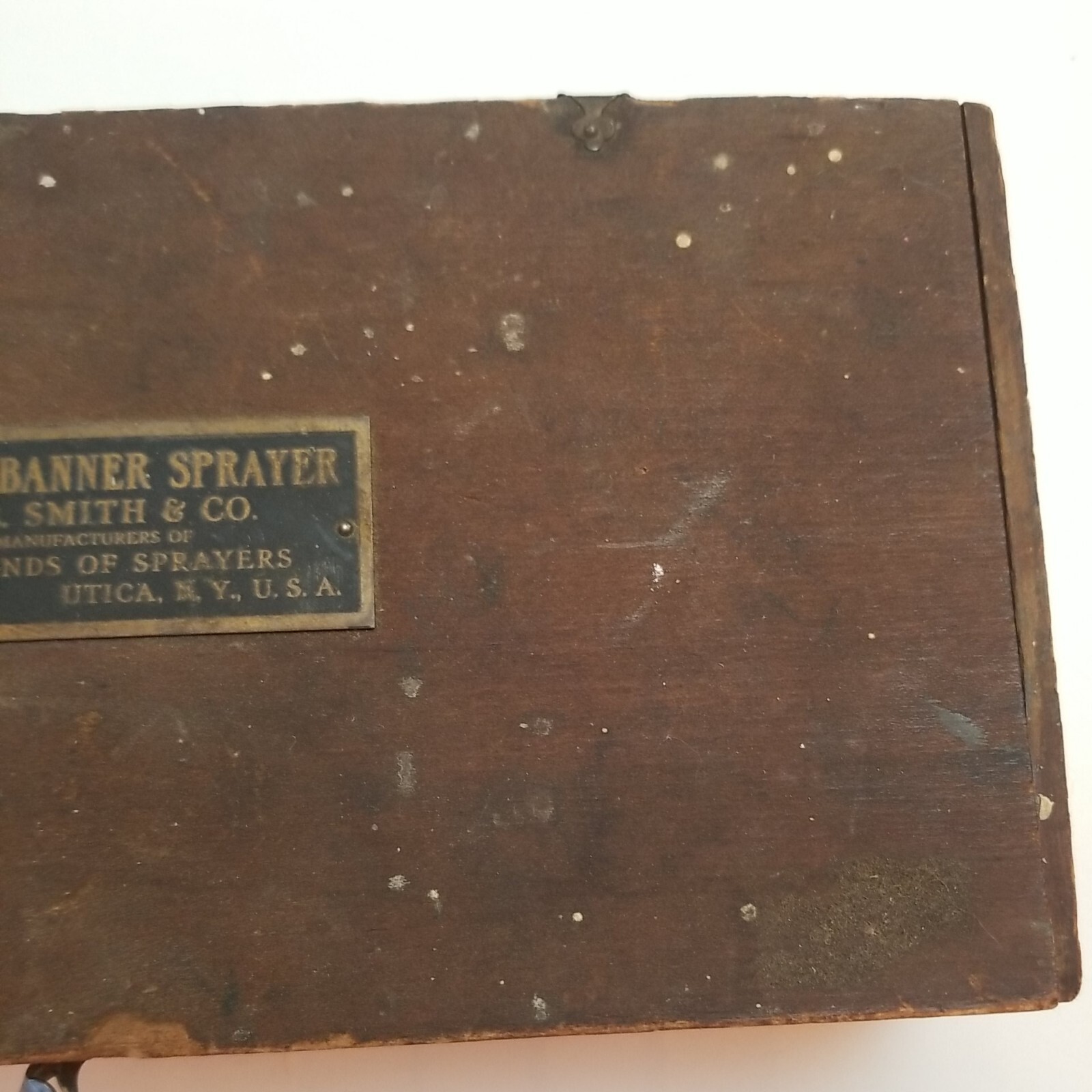 Early D.B. Smith & Co No 22 Banner Sprayer Wooden Box Dividers Utica NY