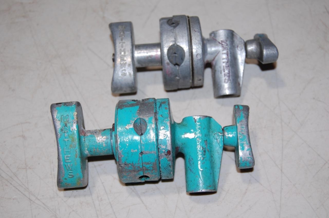 Pair of Vintage Matthews MSE Tube Clamp 2-1/2″ Hollywood Grip, Gobo Head Vise