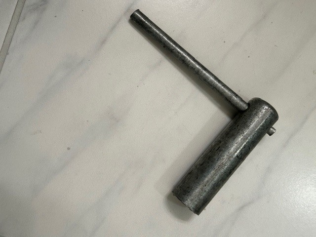 Vintage – Engine / Lug Nut Wrench & Breaker Bar, 6-Point, 4″ Deep Socket
