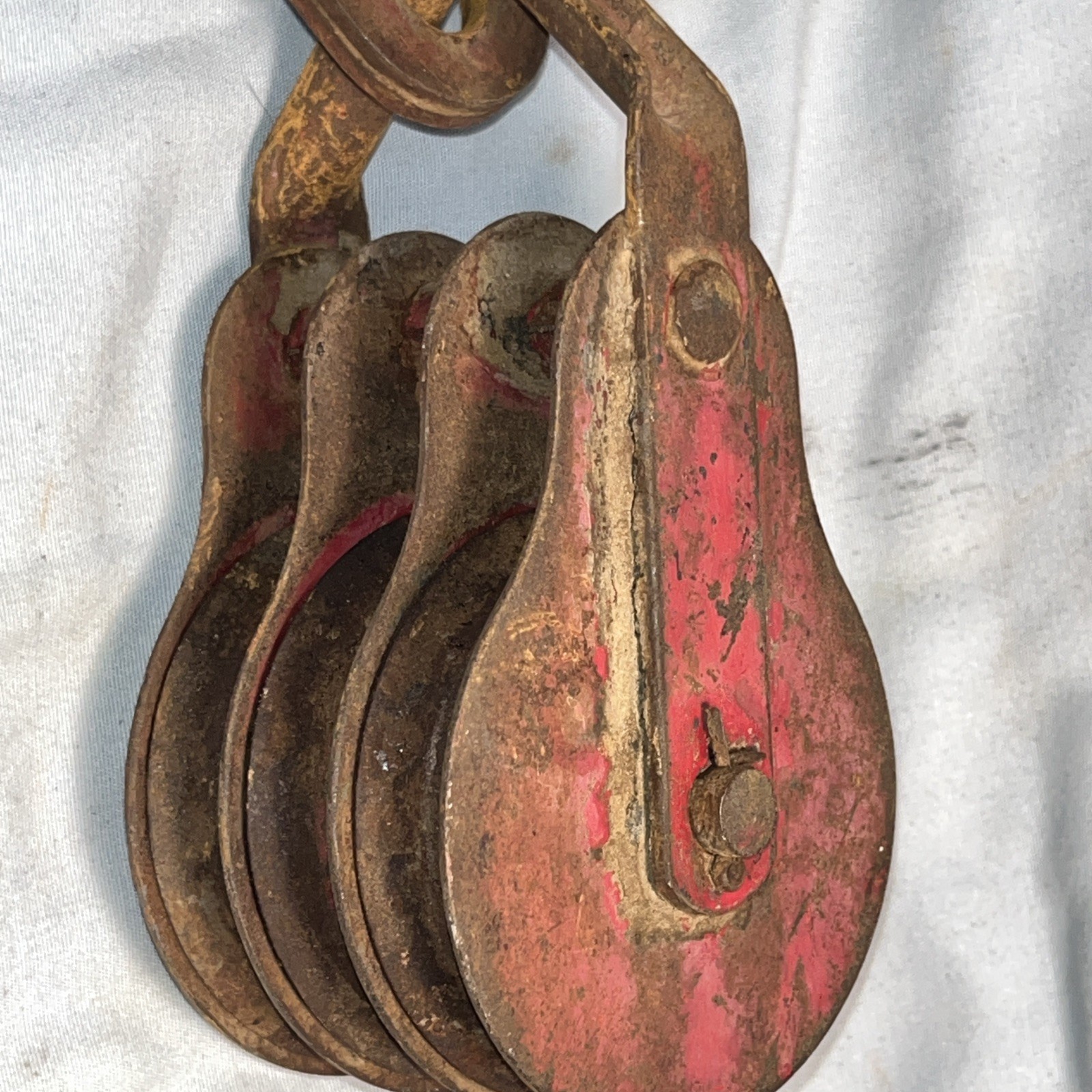 Vintage triple-sheave block and tackle pulley Swivel Hook Metal Cast Iron n RUST