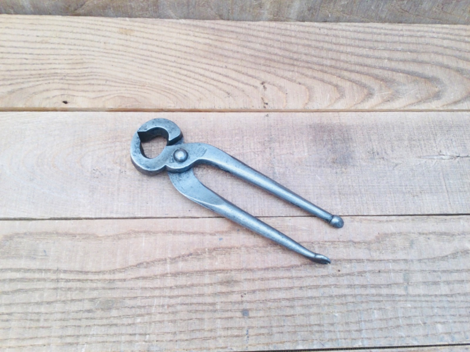Vintage 7” Elliott Lucas Cast Steel Ball & Claw Upholstery Pincers