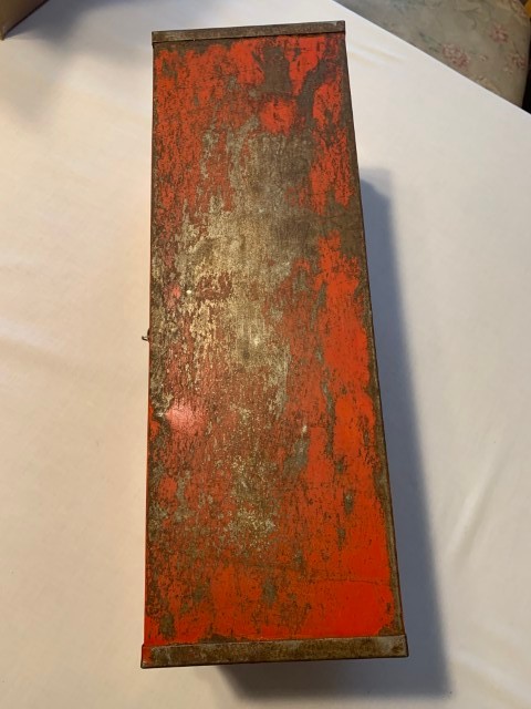 Vintage Belknap Cyclone Red Toolbox w/Red Tray – 6-1/2″ x 7-1/2″ x 19″