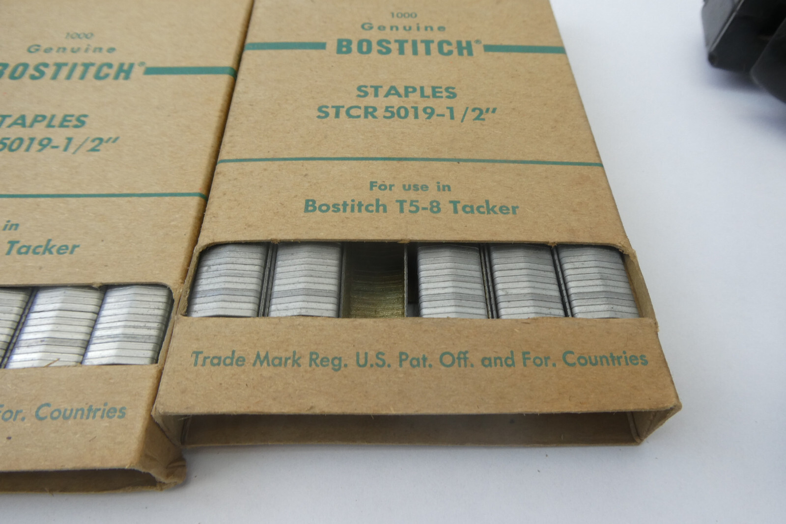 Genuine Bostitch Staples STCR5019 ½” Staples with Staple Gun T5 Used Working