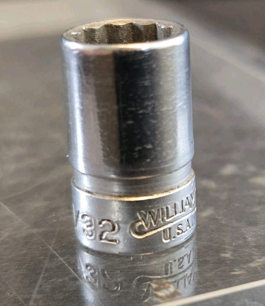 Vintage Older Williams NM-1211 11/32″, 12 Point 1/4″ Drive Chrome Socket USA