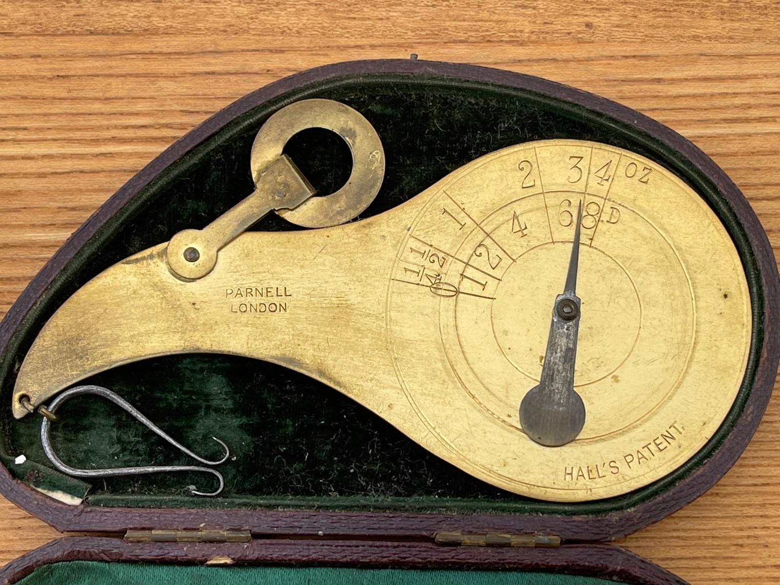 ANTIQUE GILT BRASS VICTORIAN LETTER SCALES PARNELL LONDON HALLS PATENT in Case.