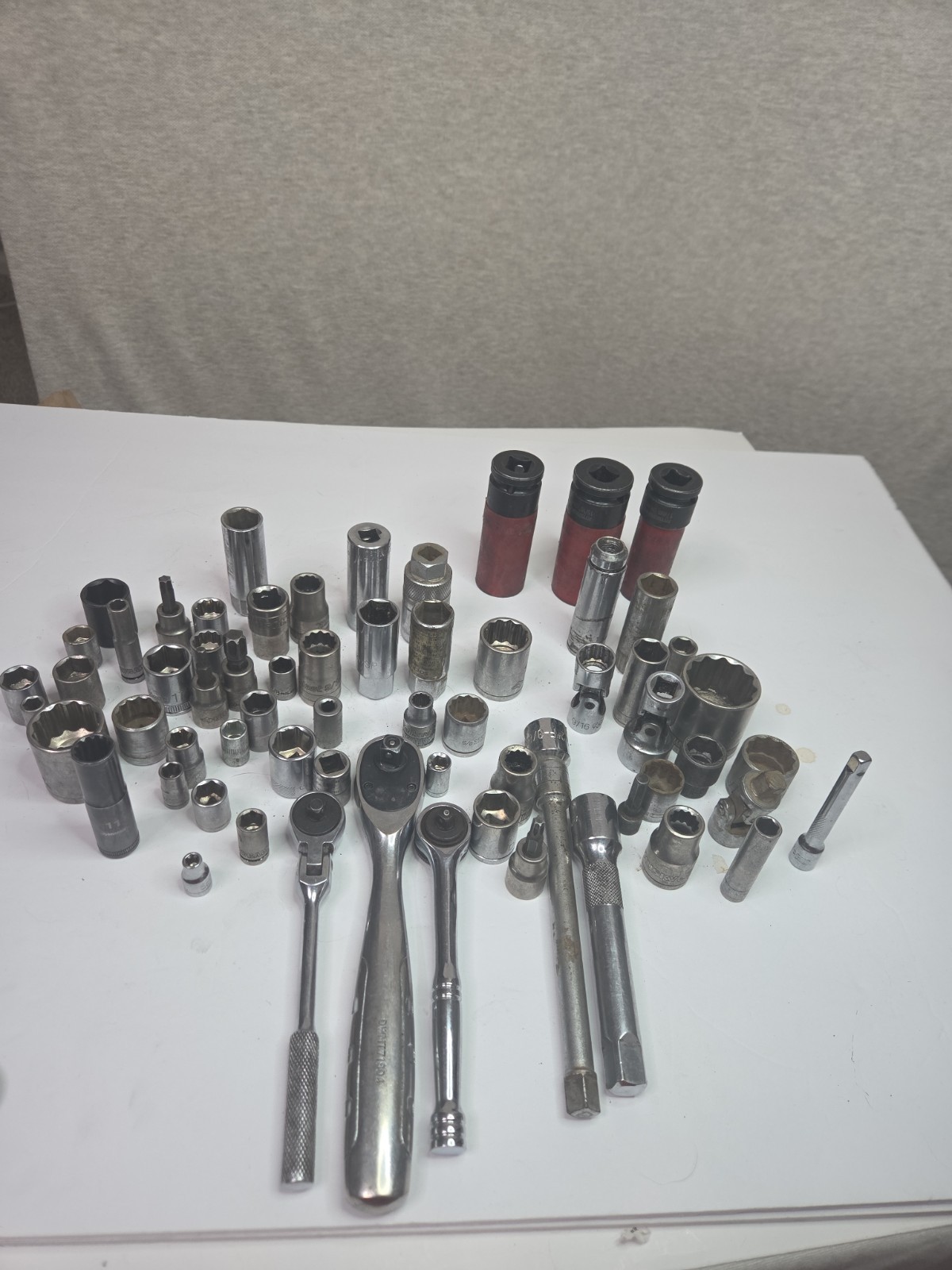 Miscellaneous sockets and rachets Lot Weighing 10.625 LBS W/ FREE SHIPPING