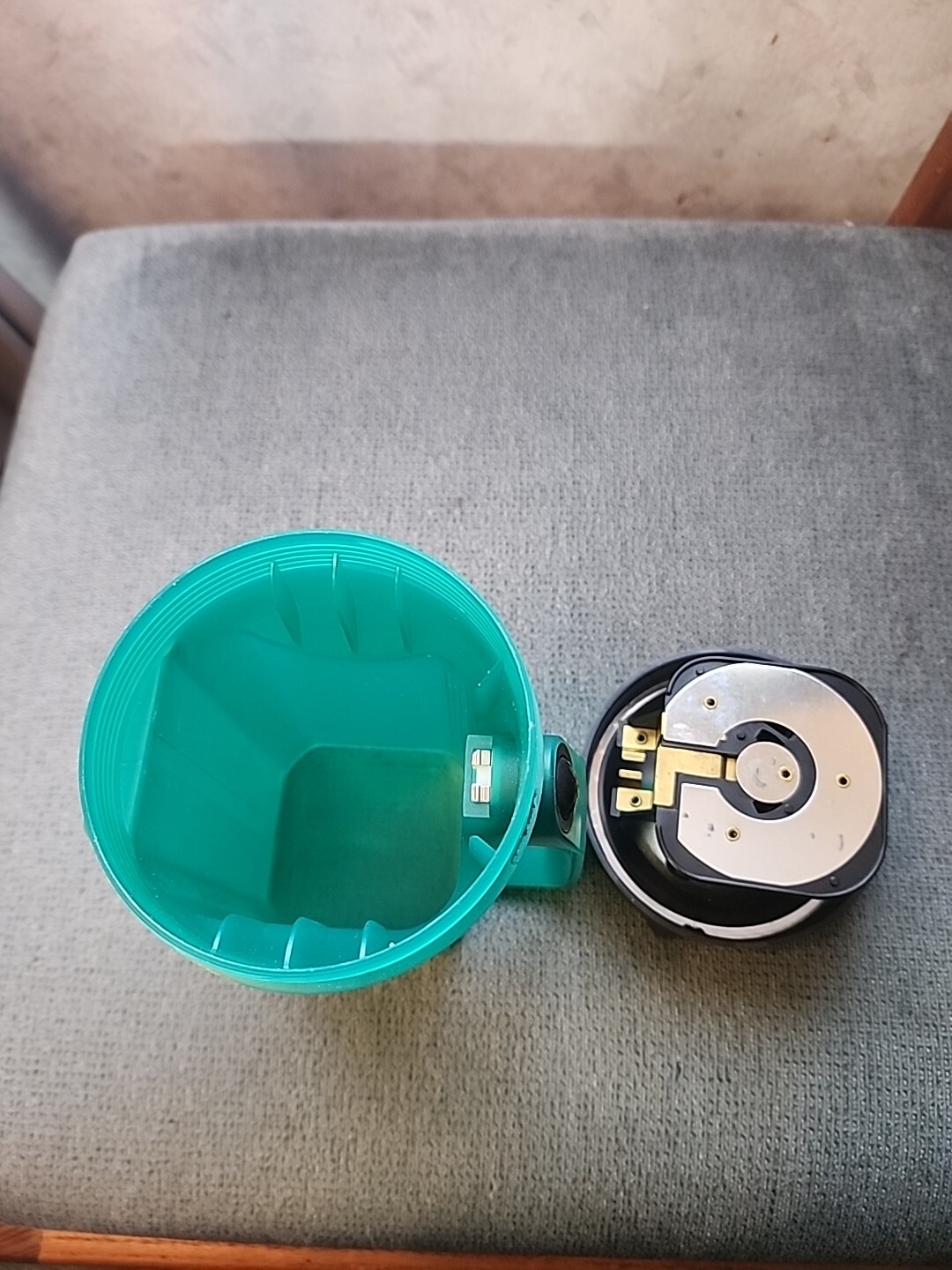 Garrett 6 VOLT LANTERN FLASHLIGHT (Battery Not Included)