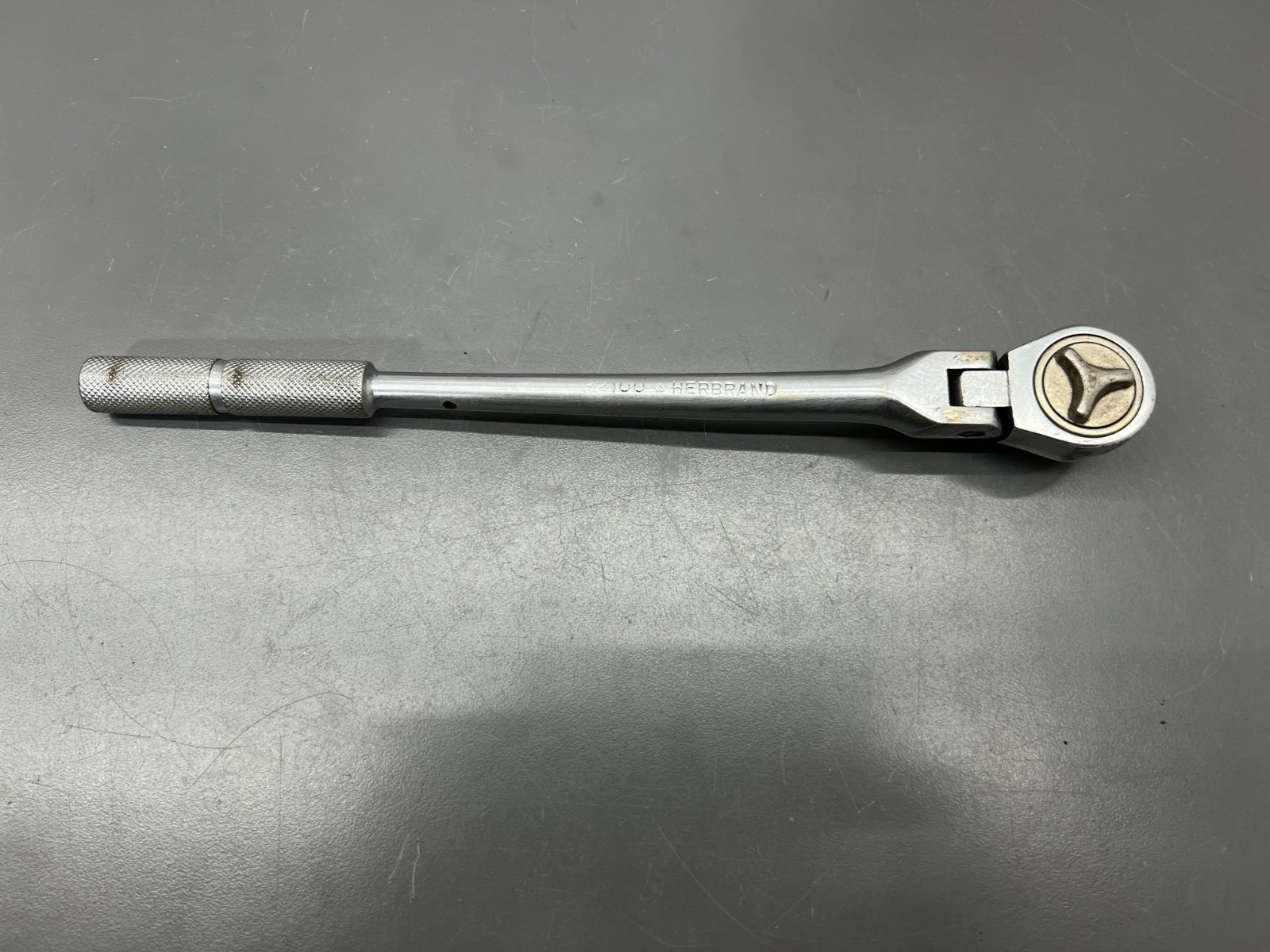 (L) VINTAGE HERBRAND 32100 3/8″ DRIVE FLEX HEAD LONG RATCHET – VG – USA