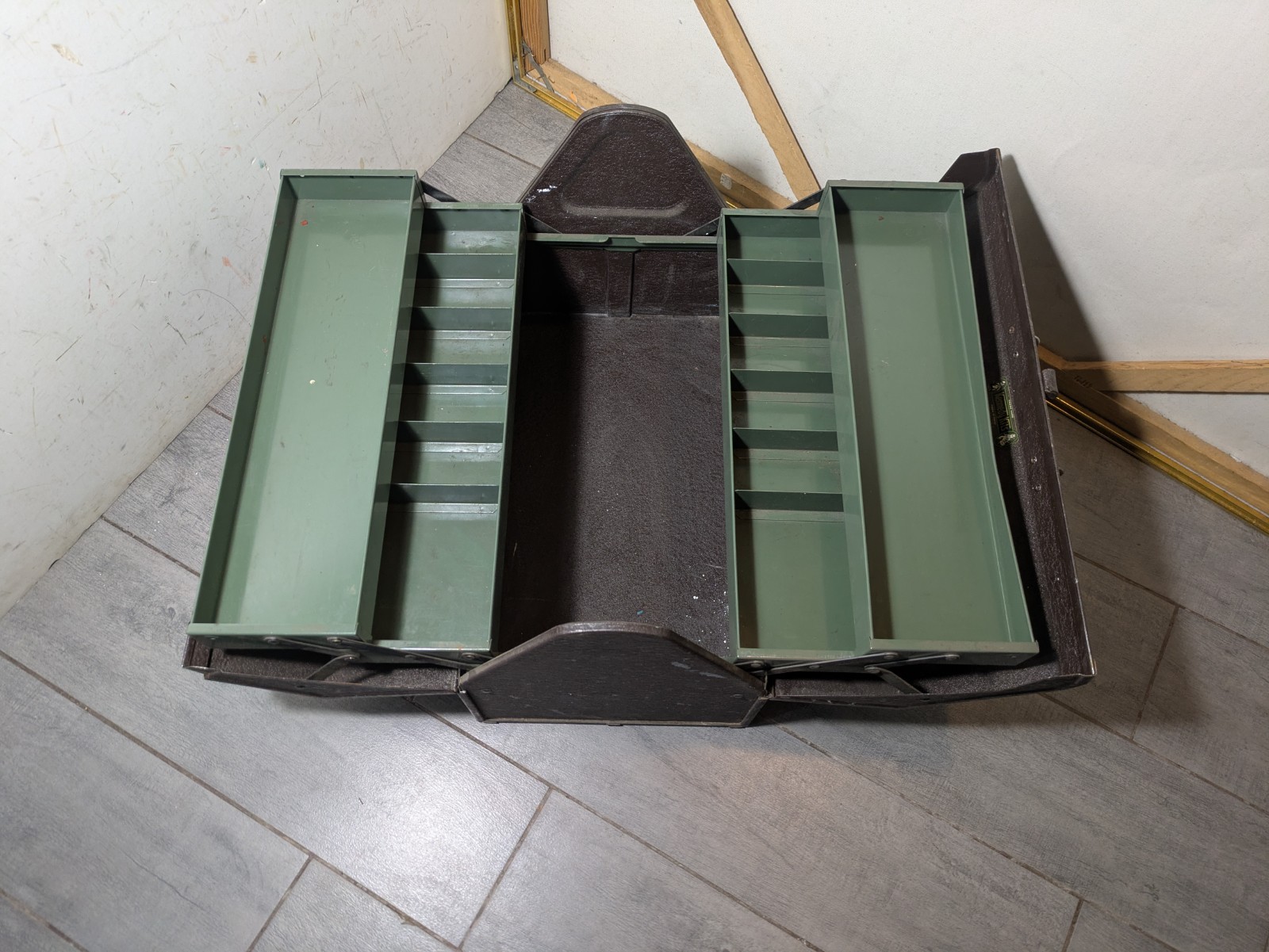 Vtg Kennedy Kits Machinist Cantilever Metal Tool Tackle Box Chest Trays Hip Roof